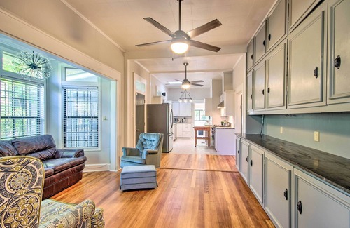 Natchez Cottage | Pet-Friendly Natchez Home: Walk to Downtown!