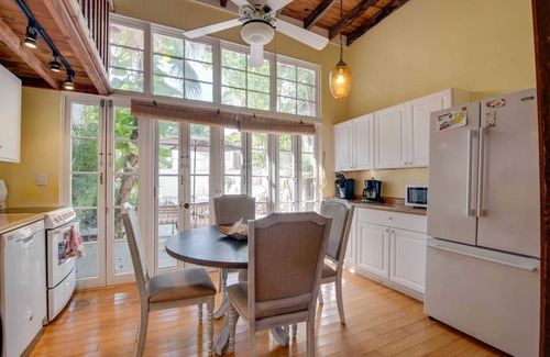 Historic Seaport Apartment | Pet Friendly, Near Duval - Rose Petal Petite Suite