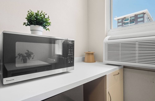 Miramar Apartment | Pet Friendly | Near Old San Juan | Free Parking | AC