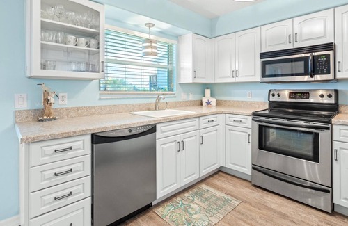 Crystal Lakes Condo | Pet Friendly, Non Smoking, Oceanfront Beach Condo with Amazing Views.