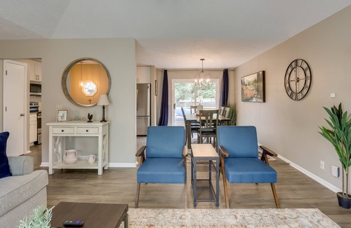 West Omaha House | Pet-Friendly Omaha Vacation Rental w/Deck!