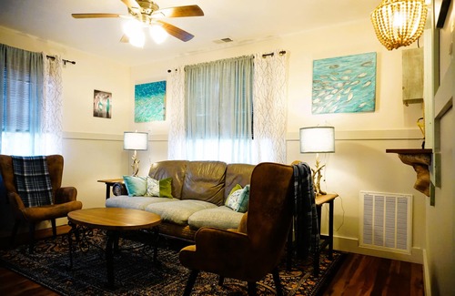 Yankeetown House | Pet Friendly, Peaceful, and Fun Home close to River and the Gulf