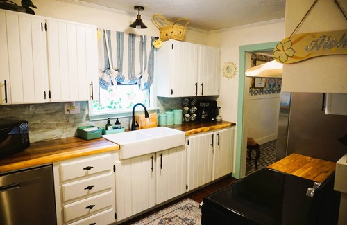 Yankeetown House | Pet Friendly, Peaceful, and Fun Home close to River and the Gulf