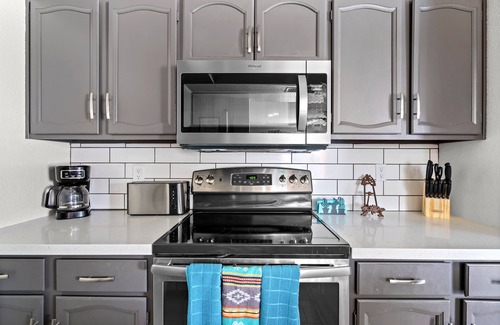 Glendale House | Pet Friendly | Pool and NEW Hot Tub!