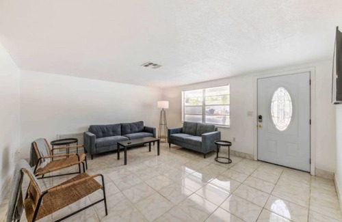 Gulf Highlands House | Pet friendly pool house 10 min from Hudson beach