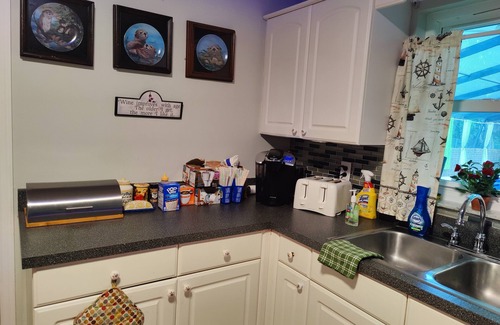 Dade City House | Pet-Friendly Poolside Escape