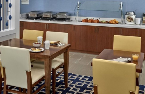Sharonville House | Pet-friendly Property! Minutes to Cincinnati Zoo and Botanical Garden