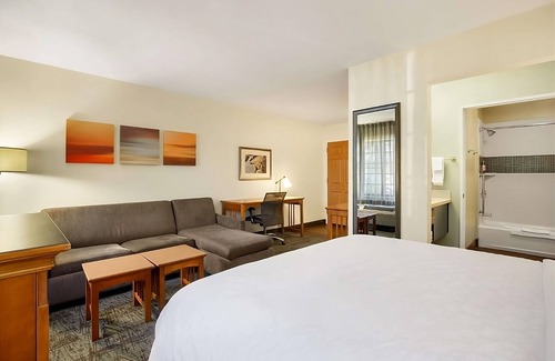 Carmel Mountain Ranch Resort | Pet-Friendly Property w/Outdoor Pool, Parking, Near Carmel Mountain Plaza