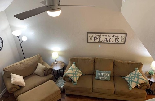 Edmond House | Pet Friendly! Quiet, Conveniently Located!