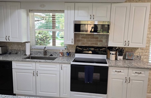Dunnellon House | Pet friendly remodeled home in Rio Vista offering private Rainbow River access
