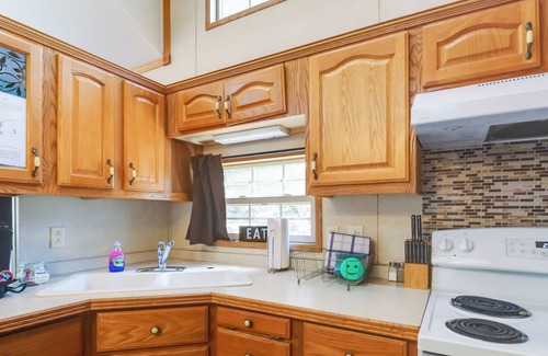 Sallisaw Cabin | Pet-Friendly Sallisaw Cabin: Hikes, History & More