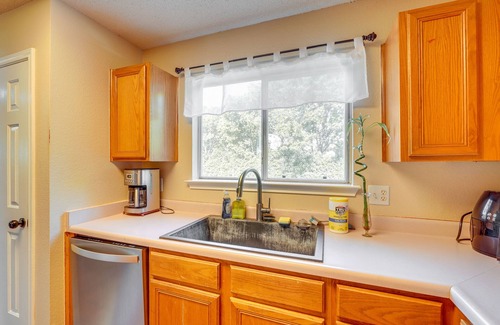 Great Northwest House | Pet-Friendly San Antonio Retreat w/Private Yard!