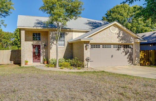 Great Northwest House | Pet-Friendly San Antonio Retreat with Private Yard!