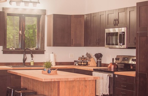 Brainerd Cottage | Pet Friendly-Secluded-Fire Pit-300mbps internet
