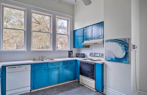 Highland Historic District House | Pet-Friendly Shreveport Home ~ 1 Mile to Downtown!