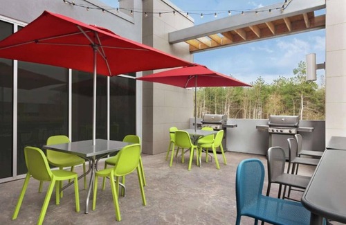 Brooklyn Park House | Pet-friendly suites minutes from Minneapolis