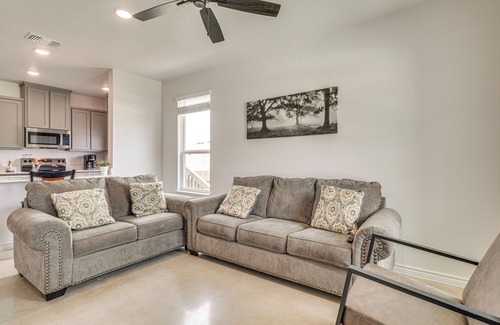 Temple House | Pet-Friendly Temple Townhome: 6 Mi to Water Park