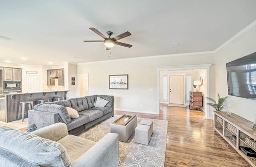 South Tulsa Cottage | Pet-friendly Tulsa Escape w/Private Hot Tub!