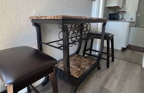 Ybor City House | Pet Friendly! TWO KING SIZE BEDS, Fire Stick - Sunshine Bay Retreat Awaits!n
