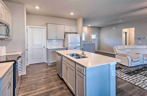 Grimes House | Pet-Friendly Urbandale Home 16 Mi to Capitol!