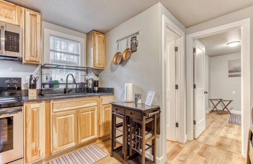 Mount Hood Village Apartment | Pet-Friendly, Near Trails - Cozy Mt Air Motel 9
