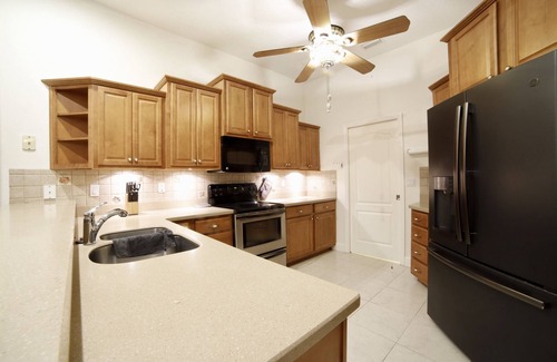Cocoa House | Pet Friendly Vacation Home near Disney/Beaches