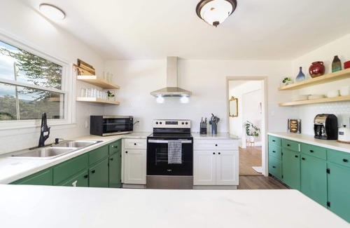 Shenandoah House | Pet Friendly, Views, Hot Tub, Firepit, Kayak, BBQ