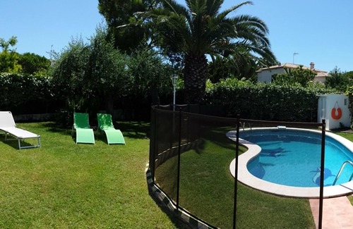 Roda de Bara Villa | Pet-Friendly Villa 100m from the Beach with Pool & Wi-Fi