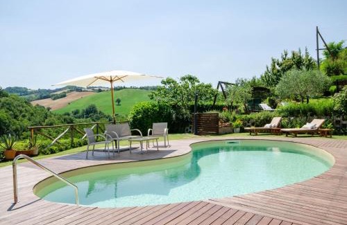 Urbino House | Pet-Friendly Villa with Pool