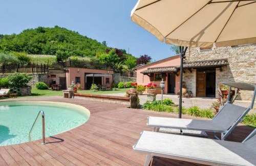 Urbino House | Pet-Friendly Villa with Pool