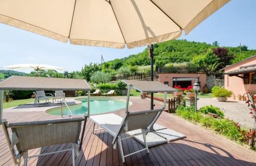 Urbino House | Pet-Friendly Villa with Pool