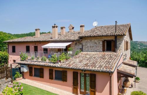 Urbino House | Pet-Friendly Villa with Pool