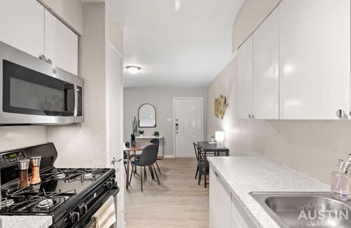 Cherrywood Apartment | Pet Friendly w/ a Pool Near Mueller | Free Parking