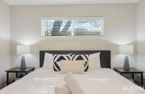 Cherrywood Apartment | Pet Friendly w/ a Pool Near Mueller | Free Parking