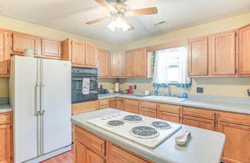 Lockbridge House | Pet-Friendly West Virginia Home - Patio and Fire Pit