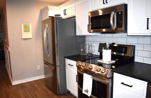Georgetown House | Pet Friendly with Amazing beds, 10 mins to Kentucky Horse Park, Bourbon trail