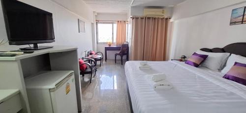 Thung Song Hong Apartment | PetchPhiroon Apartment