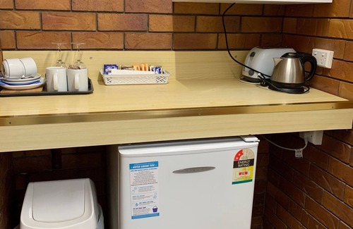 Tenterfield Hotel | Peter Allen Motor Inn