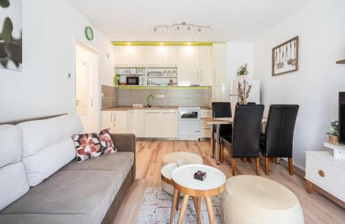 Csarnok negyed Apartment | Peter Apartment with terrace