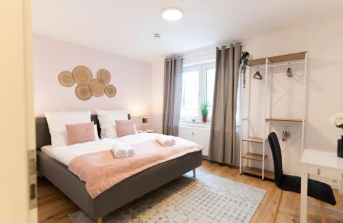 Fulda Apartment | Peter Apartments - Premium Wohnung I 95qm I 3 Schlafzimmer I großes Bad I Küche I Wohnzimmer I TV