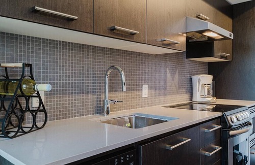 Downtown Toronto Condo | Peter pan hideaway 2 BEDroom in central of Toronto