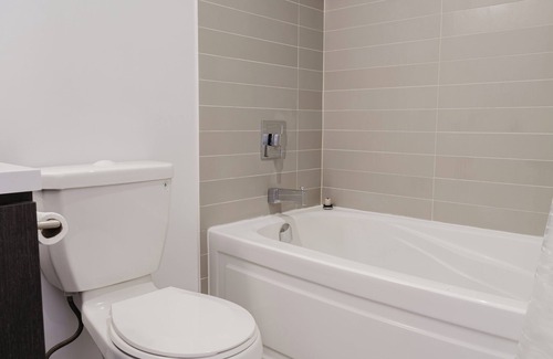 Downtown Toronto Condo | Peter pan hideaway 2 BEDroom in central of Toronto