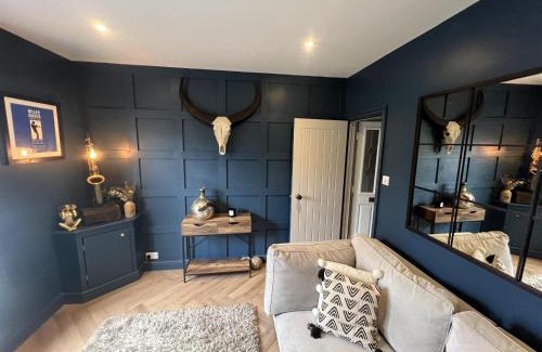 Guildford House | PetFriendly- Sleeps 6- PrivateGarden- FreeParking