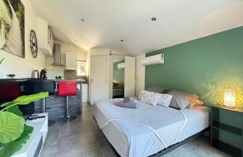 Gignac-la-Nerthe Apartment | Petit Cocon Cosy avec Terrasse