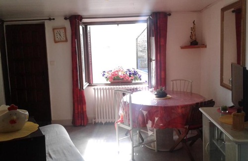 Aumont-Aubrac Apartment | Petit gîte de la Fontaine