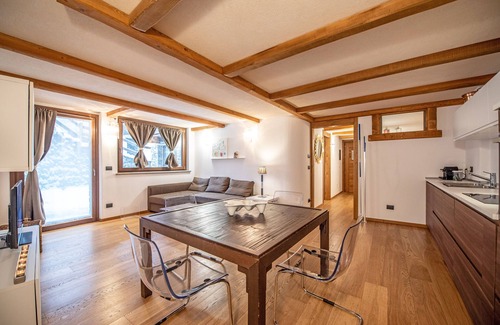 La Salle Apartment | Petit Reve