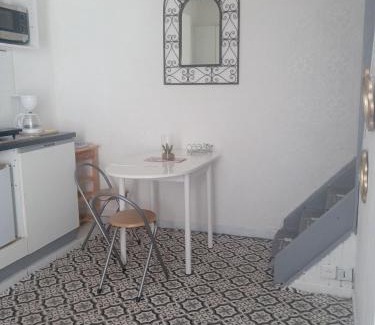 Villeneuve Apartment | Petit studio sud gare
