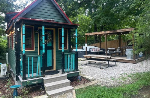 Bloomington House | Petite Bloom Hoosier Retreat