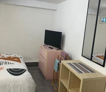 Belle-Beille House | Petite Chambre avec SdB partagée