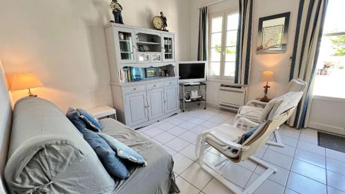 La Couarde-sur-Mer Villa | Petite location dans résidence avec piscine et terrains de tennis